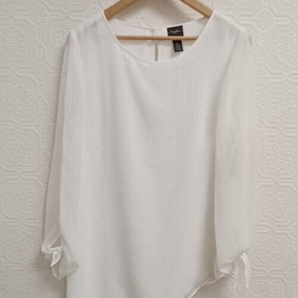 Chico's Travelers White Chiffon Angled Hem Long Sleeve Blouse Top Size 0